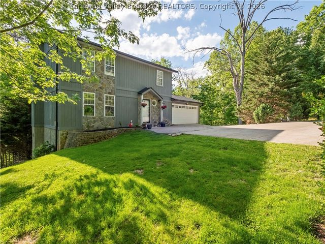 8 Beech Lane, Hurricane, WV 25526