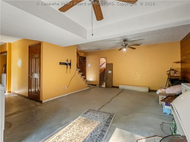 8 Beech Lane, Hurricane, WV 25526