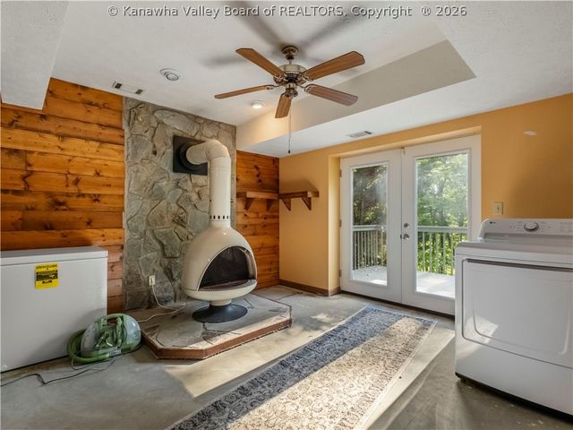 8 Beech Lane, Hurricane, WV 25526