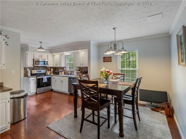 8 Beech Lane, Hurricane, WV 25526