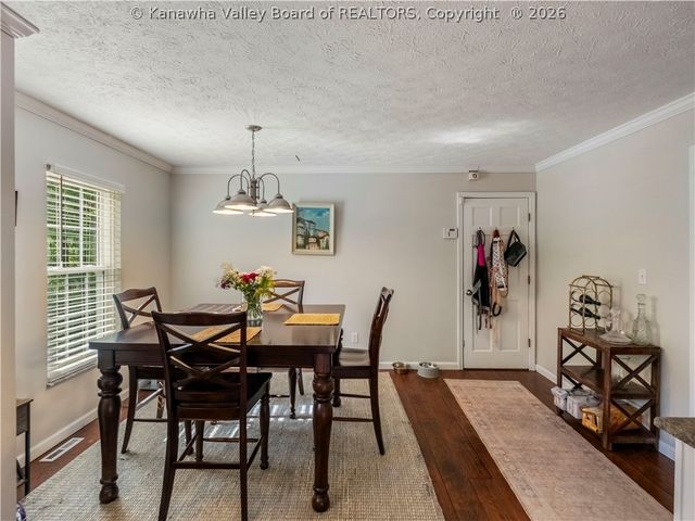 8 Beech Lane, Hurricane, WV 25526