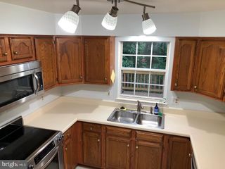 7064 GATTON SQ, Alexandria, VA 22315