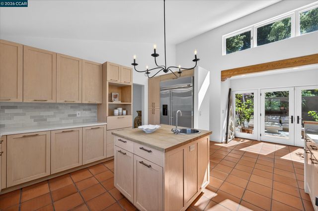 25 Woodacres Ct, Orinda, CA 94563