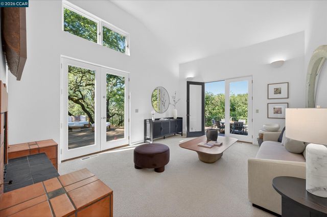 25 Woodacres Ct, Orinda, CA 94563