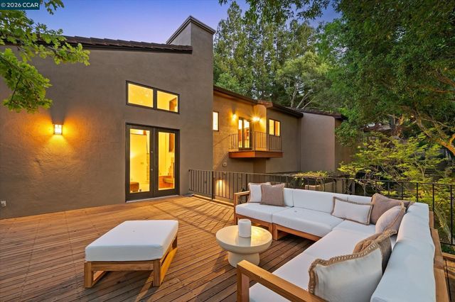 25 Woodacres Ct, Orinda, CA 94563