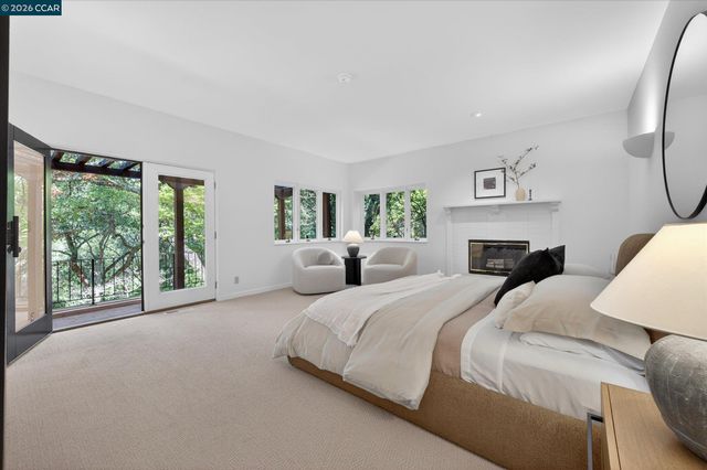 25 Woodacres Ct, Orinda, CA 94563