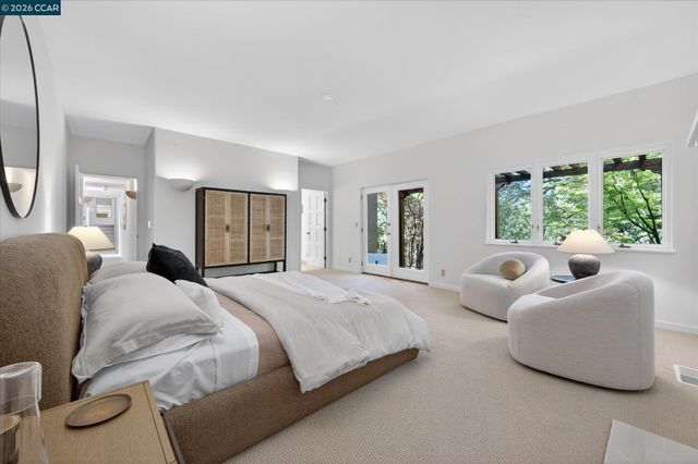 25 Woodacres Ct, Orinda, CA 94563