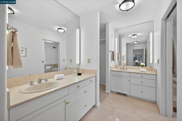 25 Woodacres Ct, Orinda, CA 94563