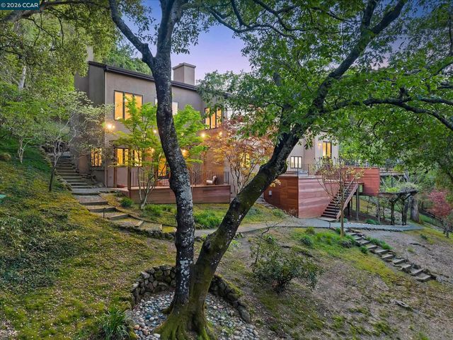 25 Woodacres Ct, Orinda, CA 94563