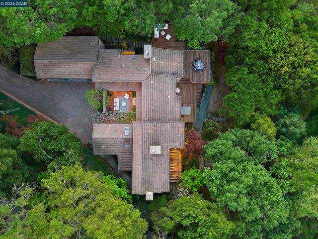 25 Woodacres Ct, Orinda, CA 94563