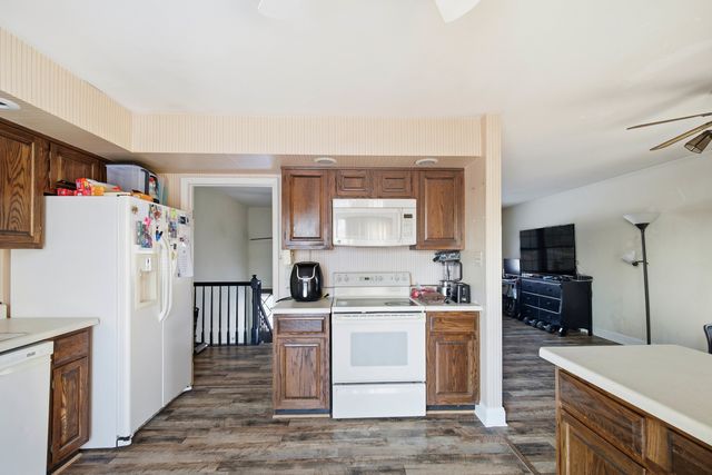 1365 Newcastle Lane, Hoffman Estates, IL 60169