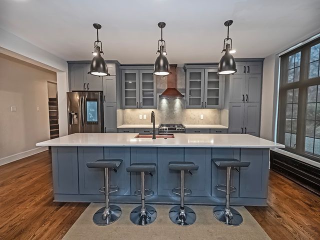 1035 Washington Road, Mt Lebanon, PA 15228