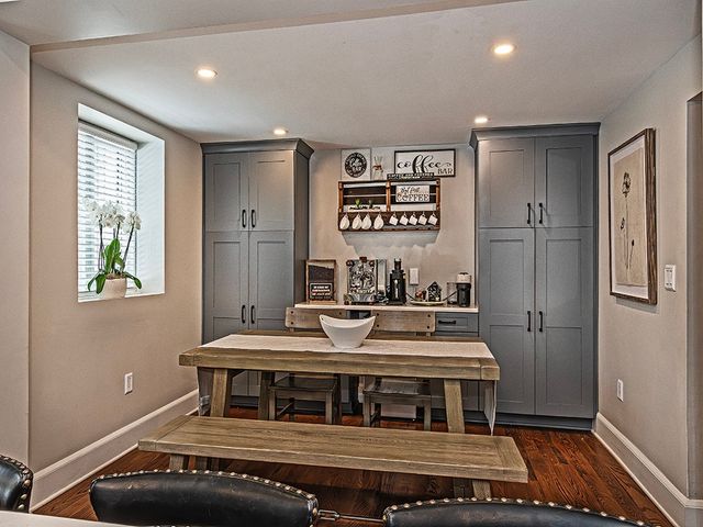 1035 Washington Road, Mt Lebanon, PA 15228