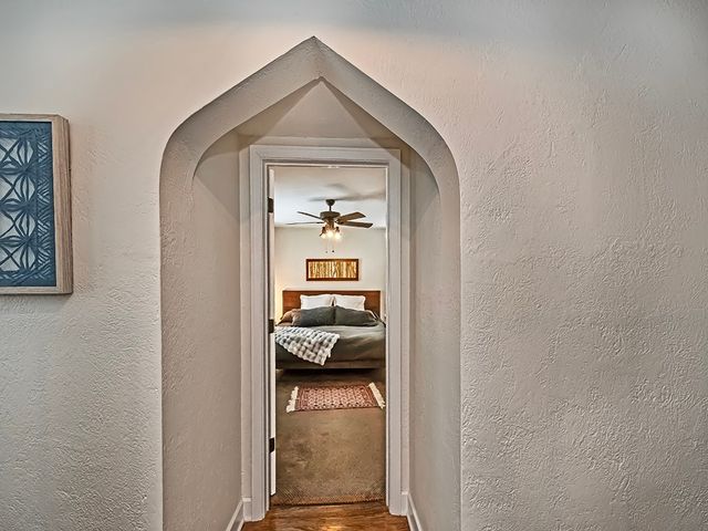 1035 Washington Road, Mt Lebanon, PA 15228