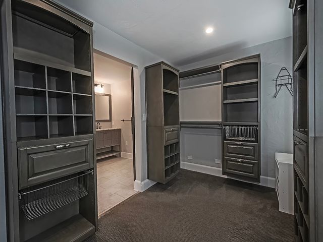 1035 Washington Road, Mt Lebanon, PA 15228