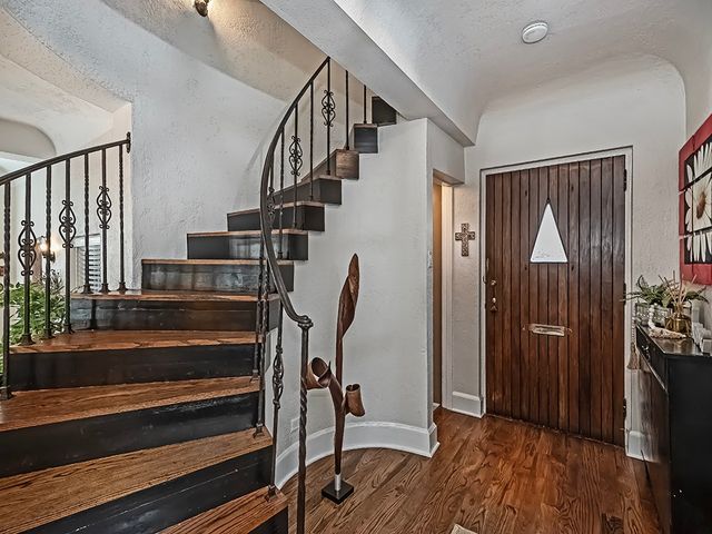 1035 Washington Road, Mt Lebanon, PA 15228