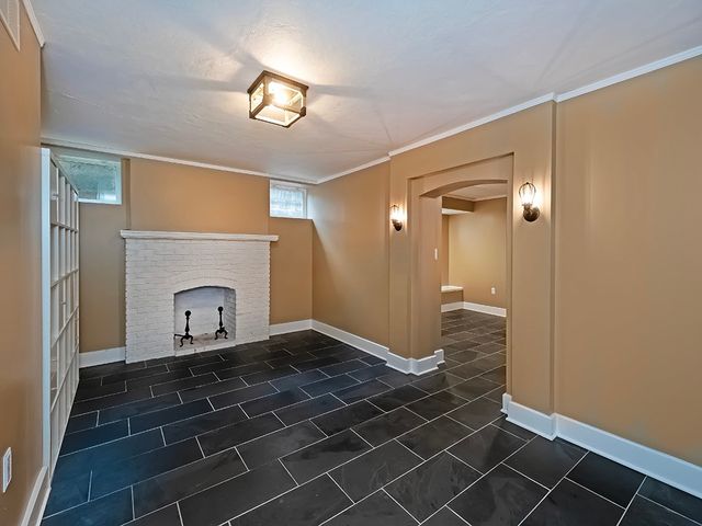 1035 Washington Road, Mt Lebanon, PA 15228