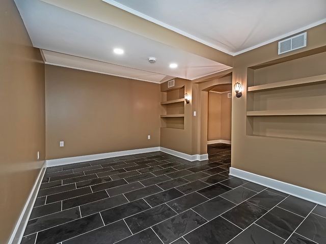 1035 Washington Road, Mt Lebanon, PA 15228