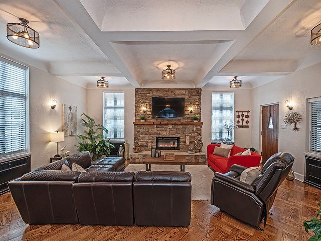 1035 Washington Road, Mt Lebanon, PA 15228