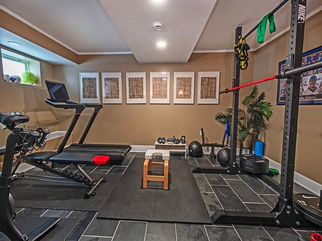 1035 Washington Road, Mt Lebanon, PA 15228