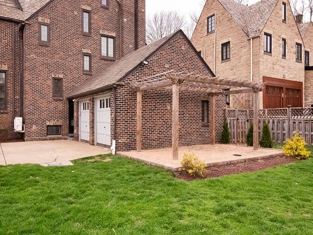 1035 Washington Road, Mt Lebanon, PA 15228