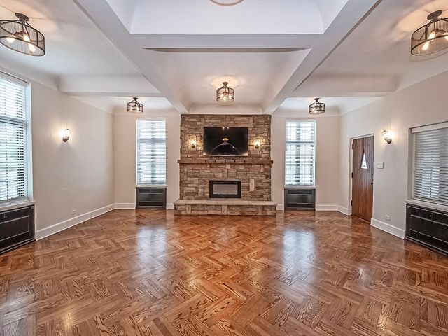 1035 Washington Road, Mt Lebanon, PA 15228