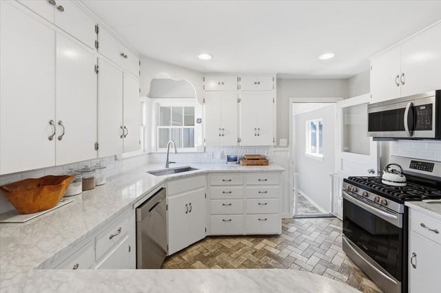 108 Lindenwood Drive, Fort Worth, TX 76107