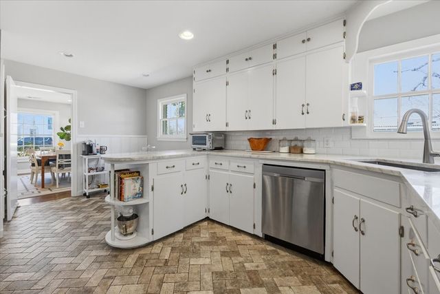 108 Lindenwood Drive, Fort Worth, TX 76107