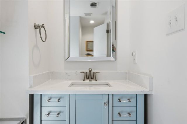 108 Lindenwood Drive, Fort Worth, TX 76107