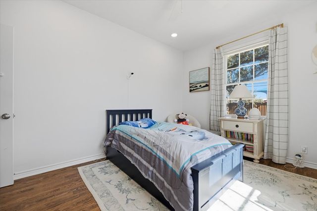 108 Lindenwood Drive, Fort Worth, TX 76107