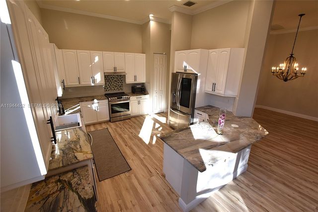 10086 Noceto Way, Boynton Beach, FL 33437