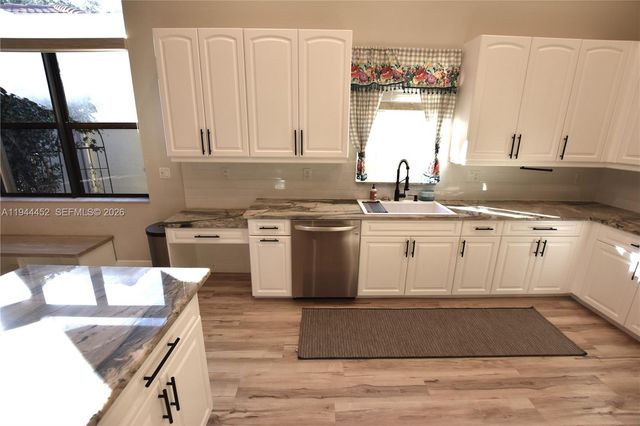 10086 Noceto Way, Boynton Beach, FL 33437