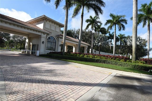 10086 Noceto Way, Boynton Beach, FL 33437