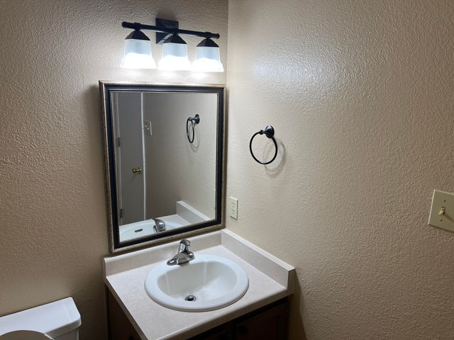 4985 Butte Place NW, Albuquerque, NM 87120