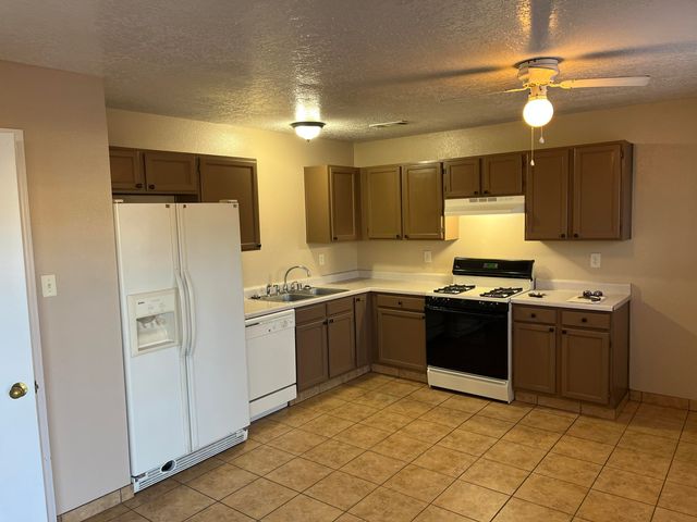 4985 Butte Place NW, Albuquerque, NM 87120