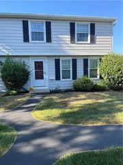 11 Springwood Drive, Webster, NY 14580