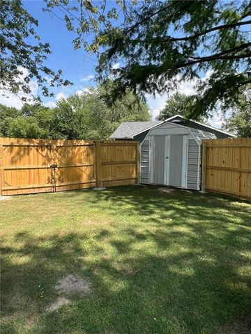 308 Caroline Drive, Frontenac, KS 66763