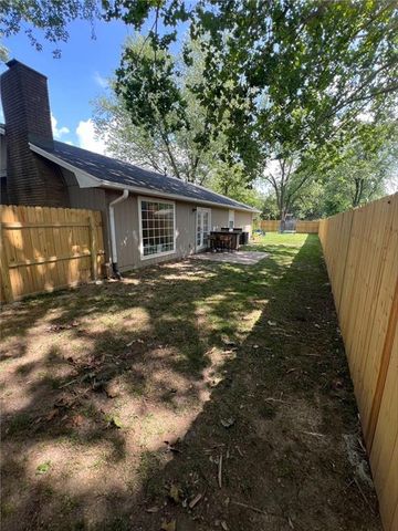 308 Caroline Drive, Frontenac, KS 66763