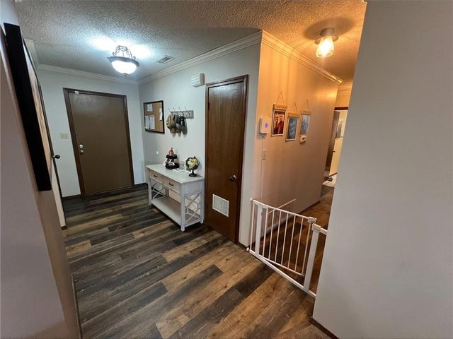 308 Caroline Drive, Frontenac, KS 66763