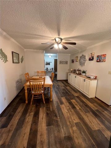 308 Caroline Drive, Frontenac, KS 66763