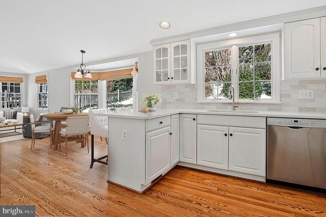 5215 ROOSEVELT ST, Bethesda, MD 20814