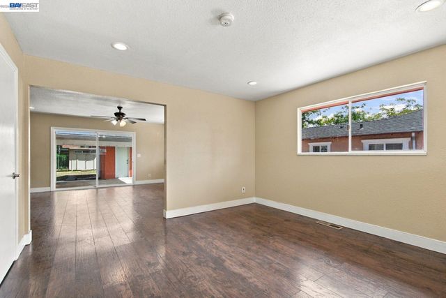 25722 Donald Ave, Hayward, CA 94544