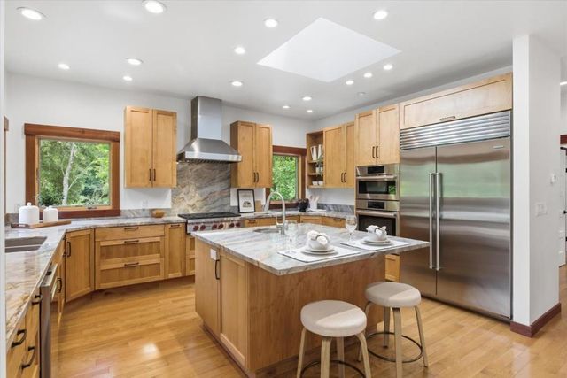 260 Grandview Drive, Woodside, CA 94062