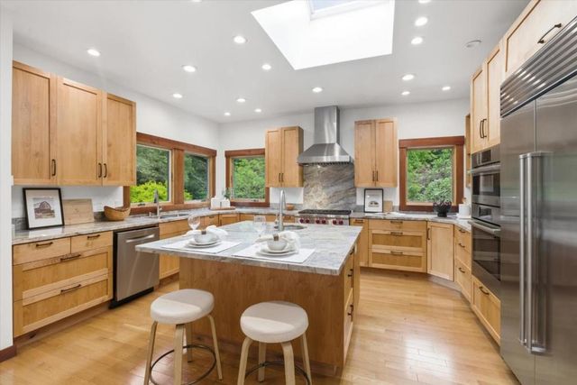 260 Grandview Drive, Woodside, CA 94062