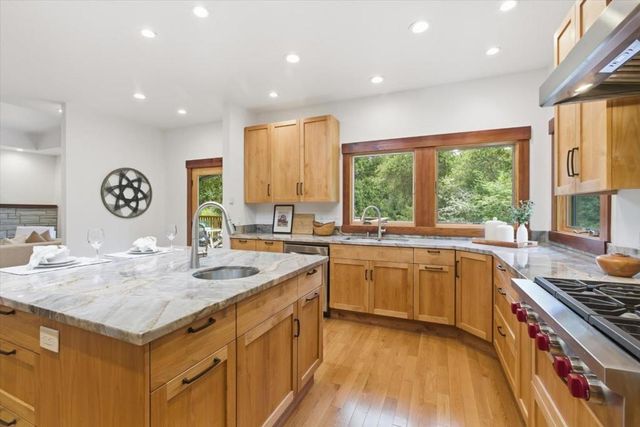 260 Grandview Drive, Woodside, CA 94062