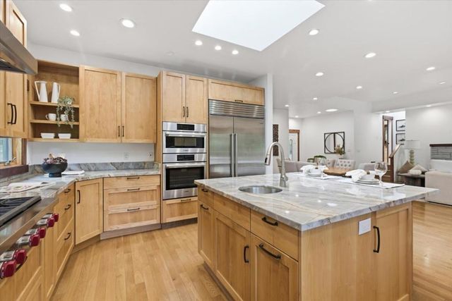 260 Grandview Drive, Woodside, CA 94062