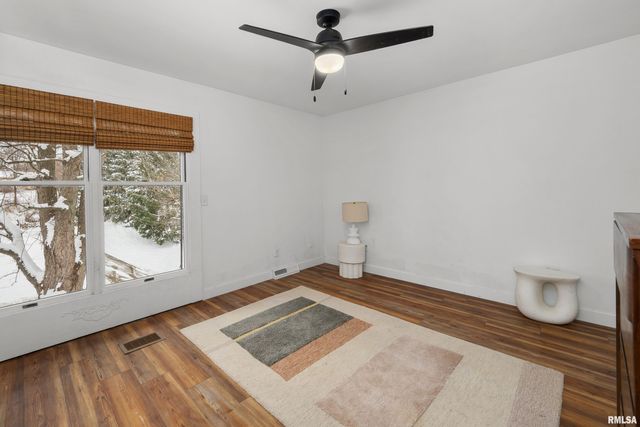 8325 55TH Street, Coal Valley, IL 61240