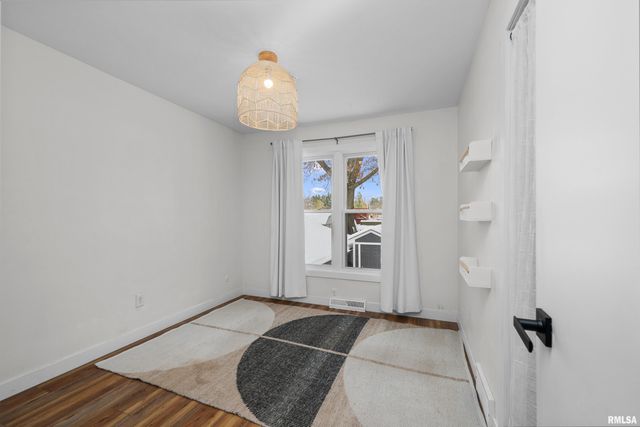 8325 55TH Street, Coal Valley, IL 61240