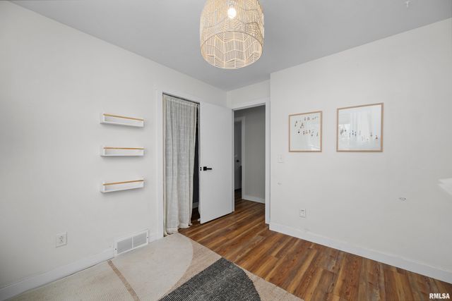 8325 55TH Street, Coal Valley, IL 61240