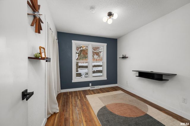 8325 55TH Street, Coal Valley, IL 61240